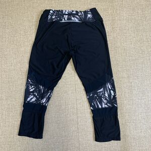 Kyodan women Black Floral Print Leggings Yoga Pants sz medium capris